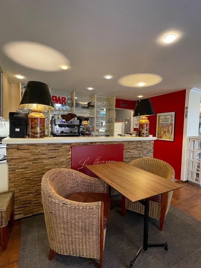 Logis Hotel Restaurant Le Monarque Блоа Екстериор снимка