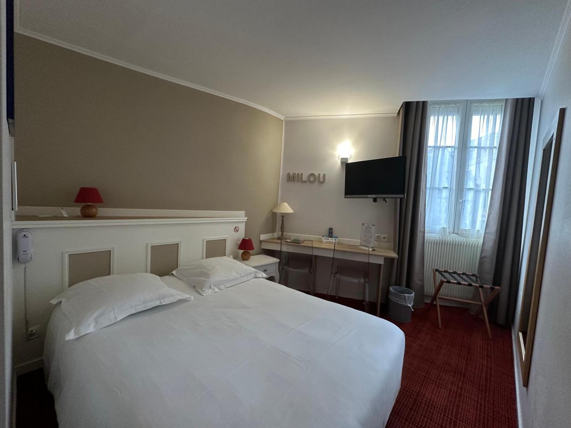Logis Hotel Restaurant Le Monarque Блоа Екстериор снимка