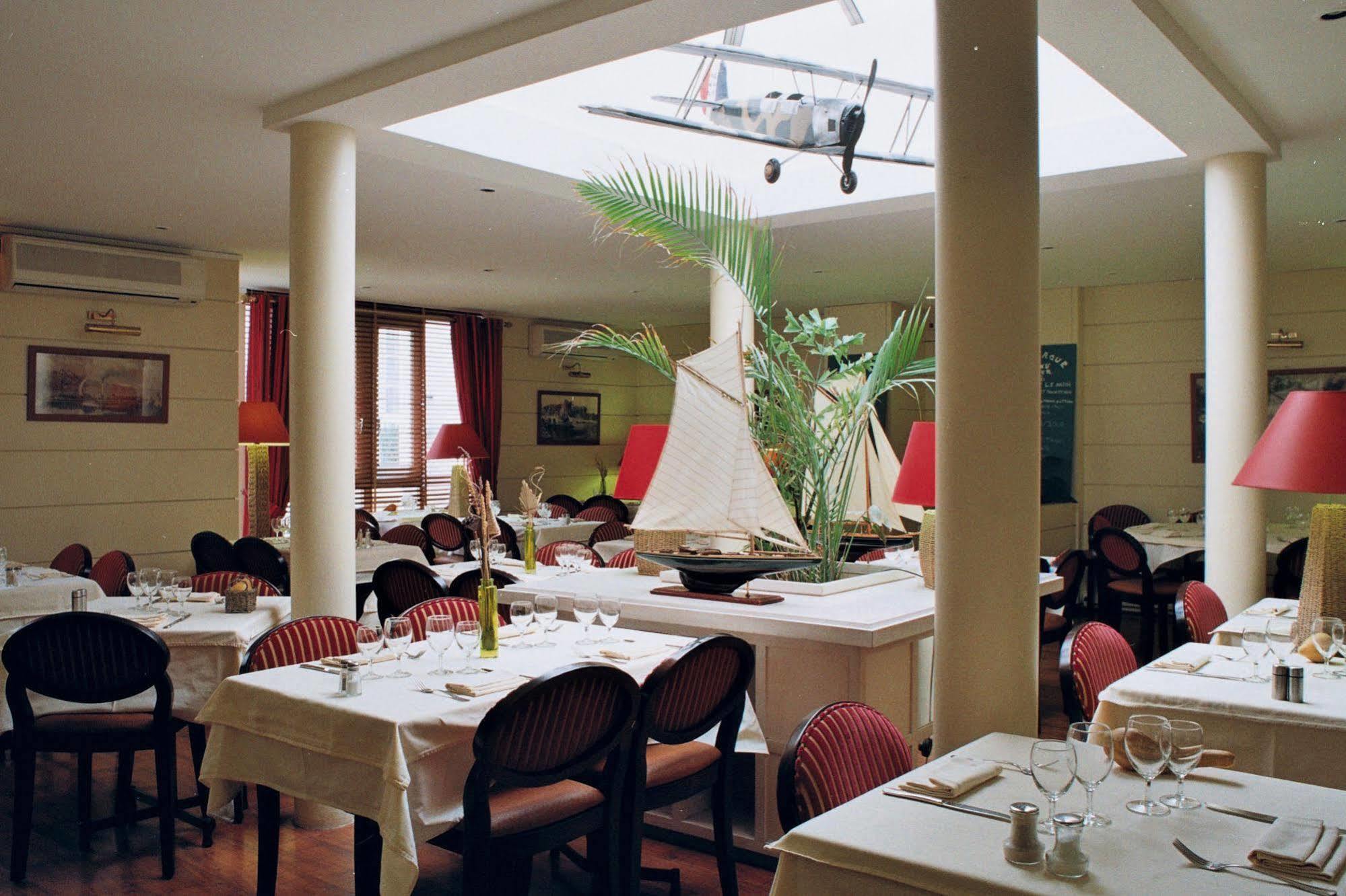 Logis Hotel Restaurant Le Monarque Блоа Екстериор снимка
